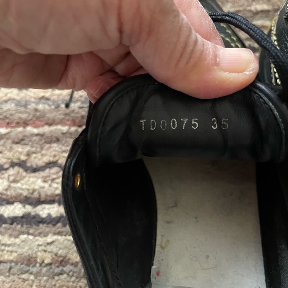 Louis Vuitton shoes - Picture 6 of 8